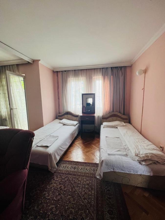 Guest House Velania Priština Exteriér fotografie