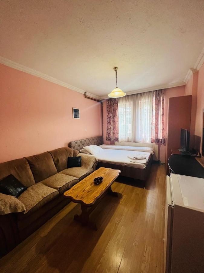 Guest House Velania Priština Exteriér fotografie