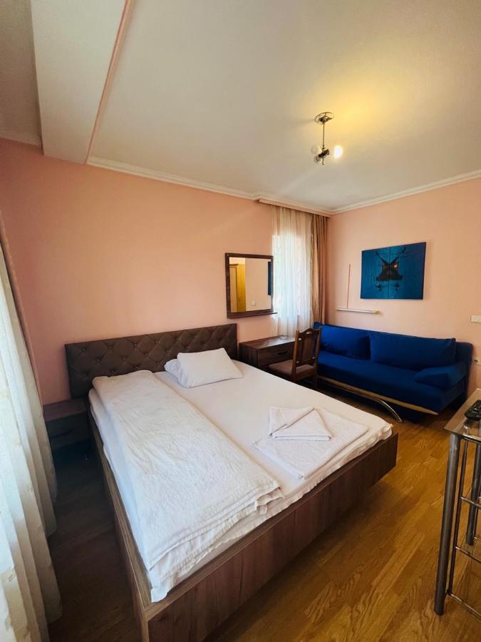 Guest House Velania Priština Exteriér fotografie
