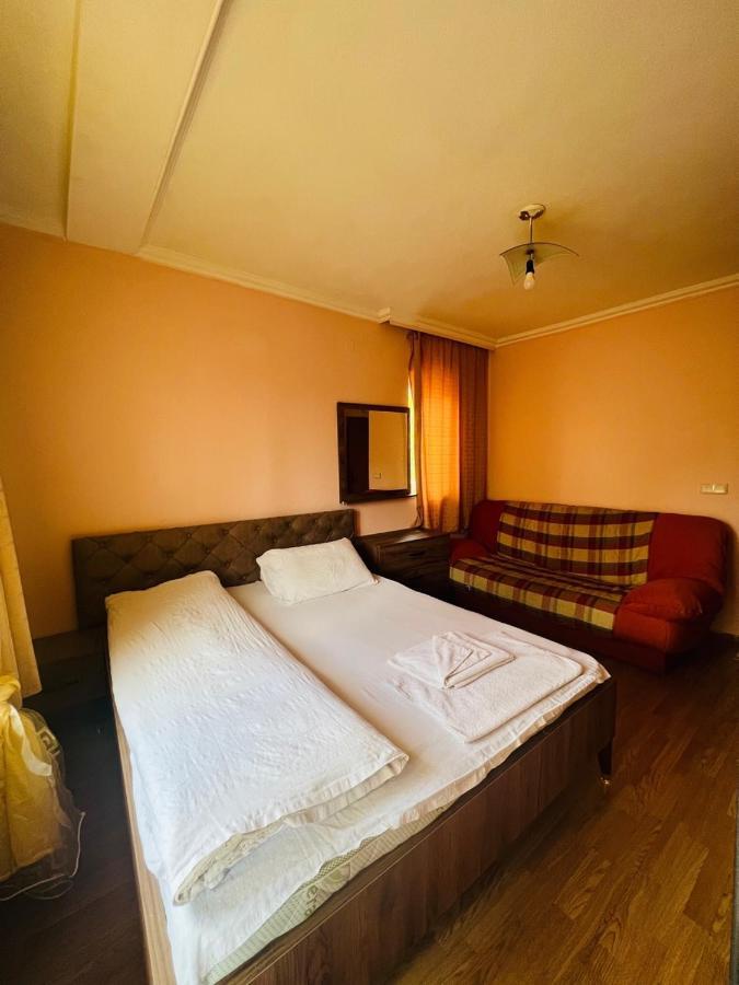 Guest House Velania Priština Exteriér fotografie