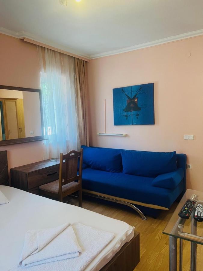 Guest House Velania Priština Exteriér fotografie